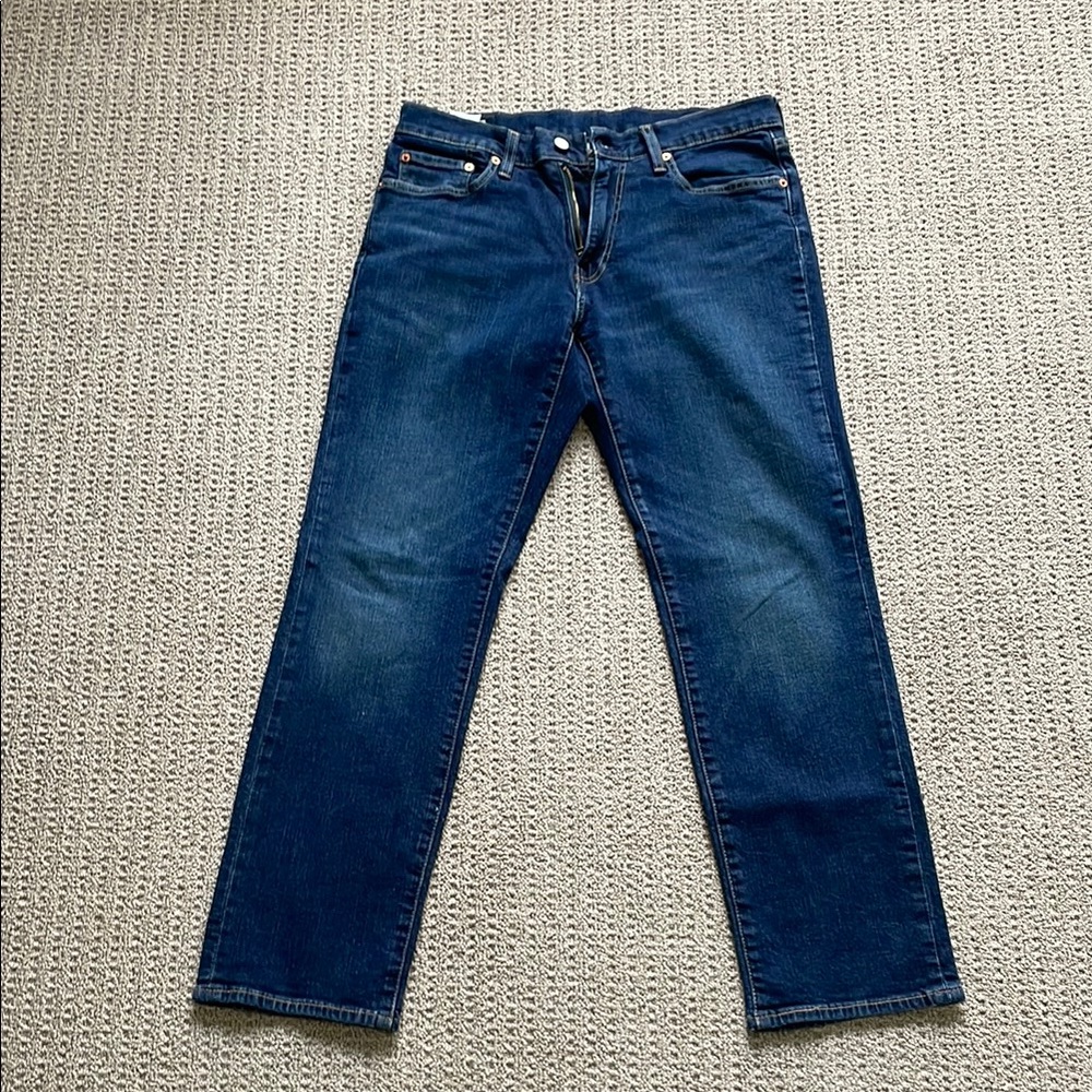 Levi’s Premium  541 men’s jeans. Athletic taper fit, size 32x32. Lightly worn.